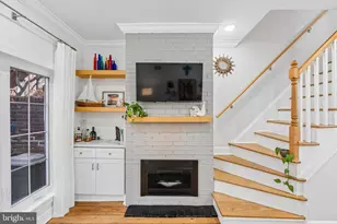 2047 Waverly St, Philadelphia, PA 19146 - Photo 12