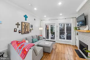 2047 Waverly St, Philadelphia, PA 19146 - Photo 6