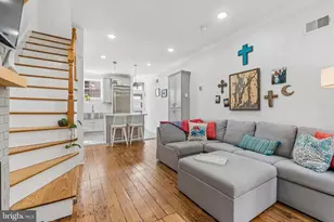 2047 Waverly St, Philadelphia, PA 19146 - Photo 2