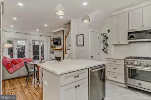 2047 Waverly St, Philadelphia, PA 19146 - Photo 6