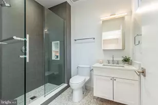 622 S 7th St, Philadelphia, PA 19147 - Photo 32