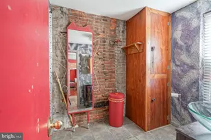 2416 E Sergeant St, Philadelphia, PA 19125 - Photo 8