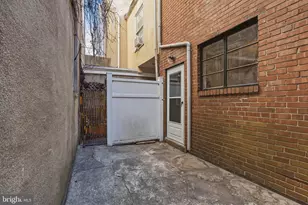 742 S 6th St, Philadelphia, PA 19147 - Photo 28