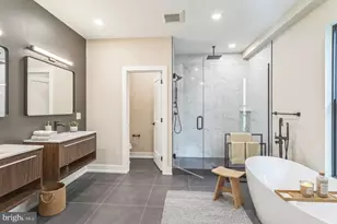 202 Kalos St, Philadelphia, PA 19128 - Photo 8