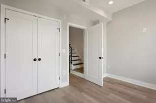 1233 N Myrtlewood St, Philadelphia, PA 19121 - Photo 16