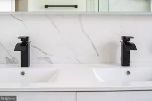 930 N 2nd St, Philadelphia, PA 19123 - Photo 6