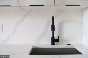 930 N 2nd St, Philadelphia, PA 19123 - Photo 2