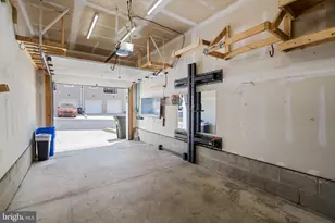 1329 N 32nd St, Philadelphia, PA 19121 - Photo 38