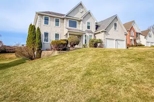 838 Gina Dr, Philadelphia, PA 19115 - Photo 2