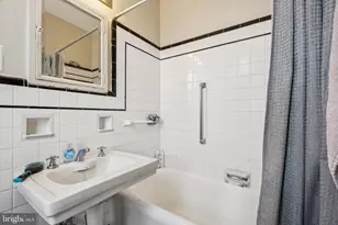 2031 Locust St, Philadelphia, PA 19103 - Photo 6