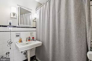 2031 Locust St, Philadelphia, PA 19103 - Photo 8