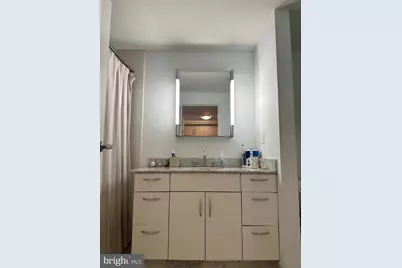 219 S 18th Street #405, Philadelphia, PA 19103 - Photo 10