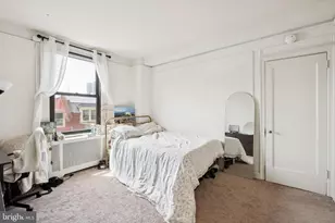 2031 Locust St, Philadelphia, PA 19103 - Photo 4