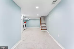 2051 S Dorrance St, Philadelphia, PA 19145 - Photo 24