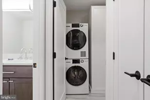 241 S 6th St, Philadelphia, PA 19106 - Photo 24