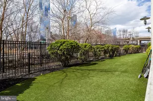 2429 Locust St, Philadelphia, PA 19103 - Photo 18