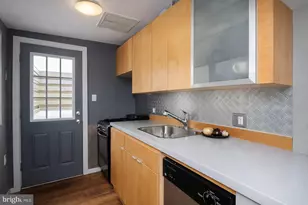 988 N 2nd St, Philadelphia, PA 19123 - Photo 6