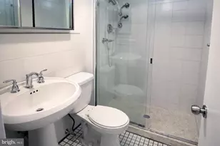 988 N 2nd St, Philadelphia, PA 19123 - Photo 8