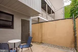 988 N 2nd St, Philadelphia, PA 19123 - Photo 4