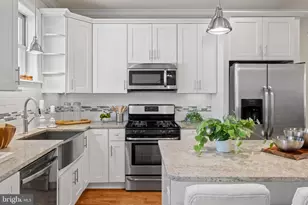 2039 E Hazzard St, Philadelphia, PA 19125 - Photo 14