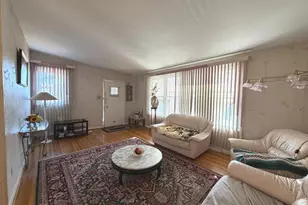 747 Greymont St, Philadelphia, PA 19116 - Photo 4