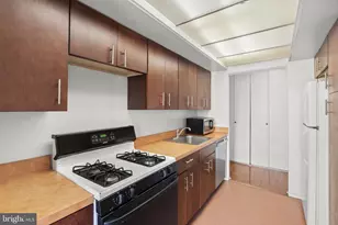 1326 Spruce St, Philadelphia, PA 19107 - Photo 10