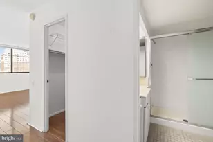 1326 Spruce St, Philadelphia, PA 19107 - Photo 16