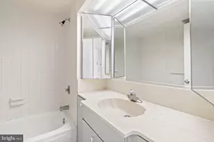 1326 Spruce St, Philadelphia, PA 19107 - Photo 12