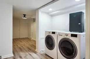 2437 Carpenter St, Philadelphia, PA 19146 - Photo 38