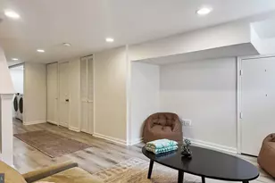 2437 Carpenter St, Philadelphia, PA 19146 - Photo 36