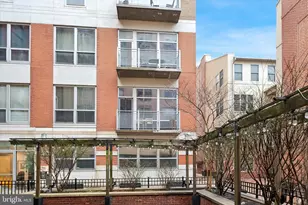 113 N Bread St, Philadelphia, PA 19106 - Photo 2