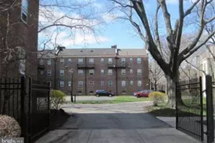 633 Beulah Pl, Philadelphia, PA 19123 - Photo 2