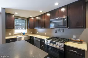 3161 S Sydenham St, Philadelphia, PA 19145 - Photo 10