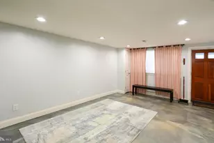 3161 S Sydenham St, Philadelphia, PA 19145 - Photo 20