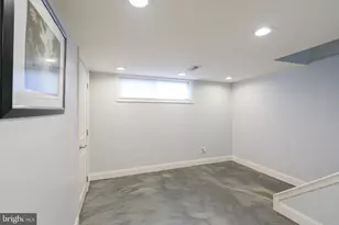 3161 S Sydenham St, Philadelphia, PA 19145 - Photo 24
