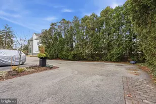 547 Walnut Ln, Philadelphia, PA 19128 - Photo 44