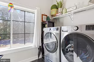 547 Walnut Ln, Philadelphia, PA 19128 - Photo 38