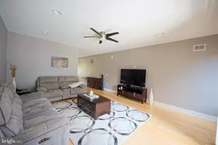 908 N Front St, Philadelphia, PA 19123 - Photo 10