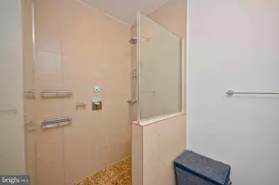 908 N Front St, Philadelphia, PA 19123 - Photo 24