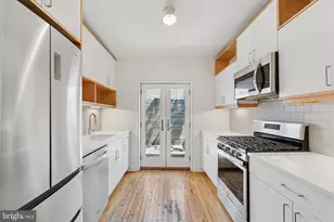 439 Mercy St, Philadelphia, PA 19148 - Photo 12