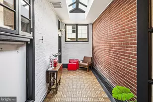 2139 St James Pl, Philadelphia, PA 19103 - Photo 14