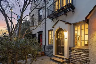 2139 St James Pl, Philadelphia, PA 19103 - Photo 2