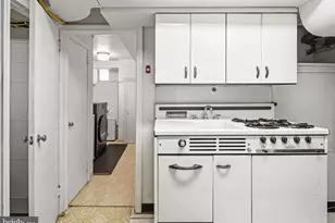 2139 St James Pl, Philadelphia, PA 19103 - Photo 34