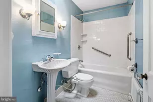 2139 St James Pl, Philadelphia, PA 19103 - Photo 32