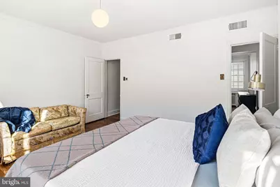 2139 Saint James Place, Philadelphia, PA 19103 - Photo 22