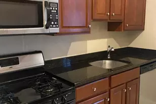 2031 Locust St, Philadelphia, PA 19103 - Photo 4