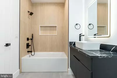 1649 6th Street N, Philadelphia, PA 19122 - Photo 2