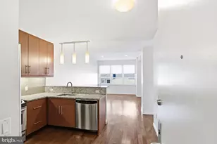 1425 Locust St, Philadelphia, PA 19102 - Photo 4