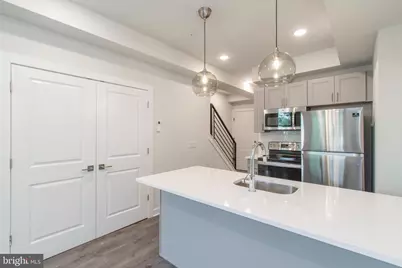 19 S 44th Street, Philadelphia, PA 19104 - Photo 8