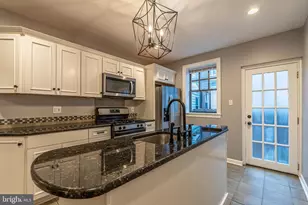 2523 S Rosewood St, Philadelphia, PA 19145 - Photo 10